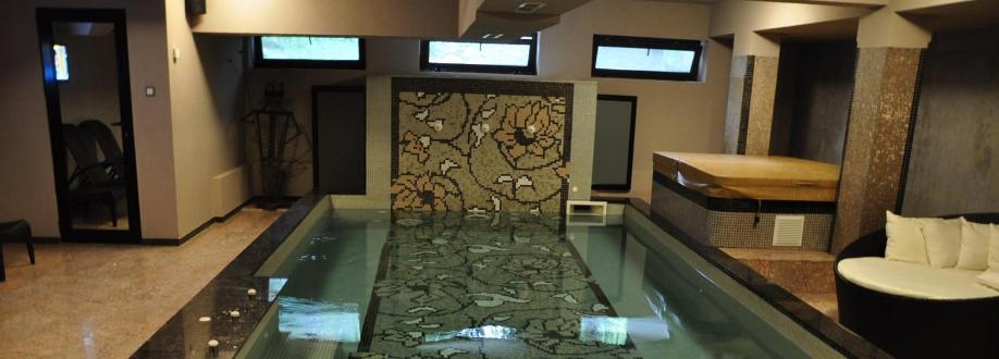 Main header - "AMO LUXURY BATHROOMS LTD"