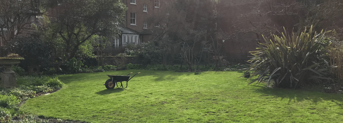 Main header - "The Hourly Rate Landscaper"