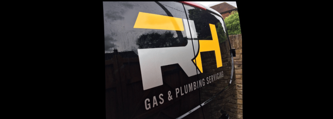 Main header - "RH Gas & Plumbing Services"