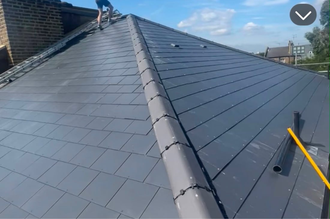 Main header - "Capital Roofing "