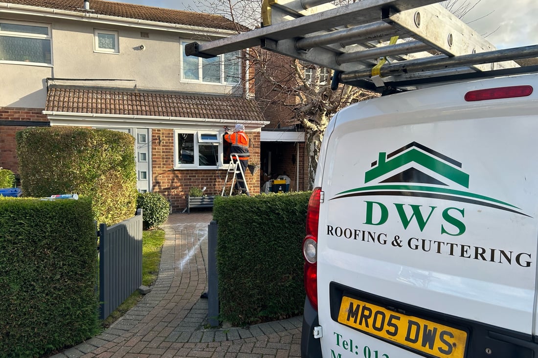 Main header - "DWS Roofing & Guttering"