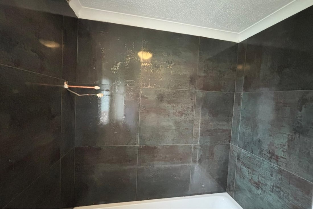 Main header - "Weston Tiling"