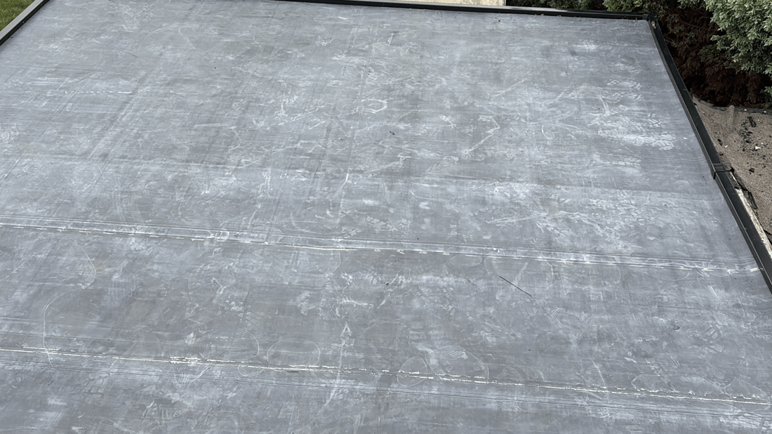 Main header - "LD Roofing & Building"