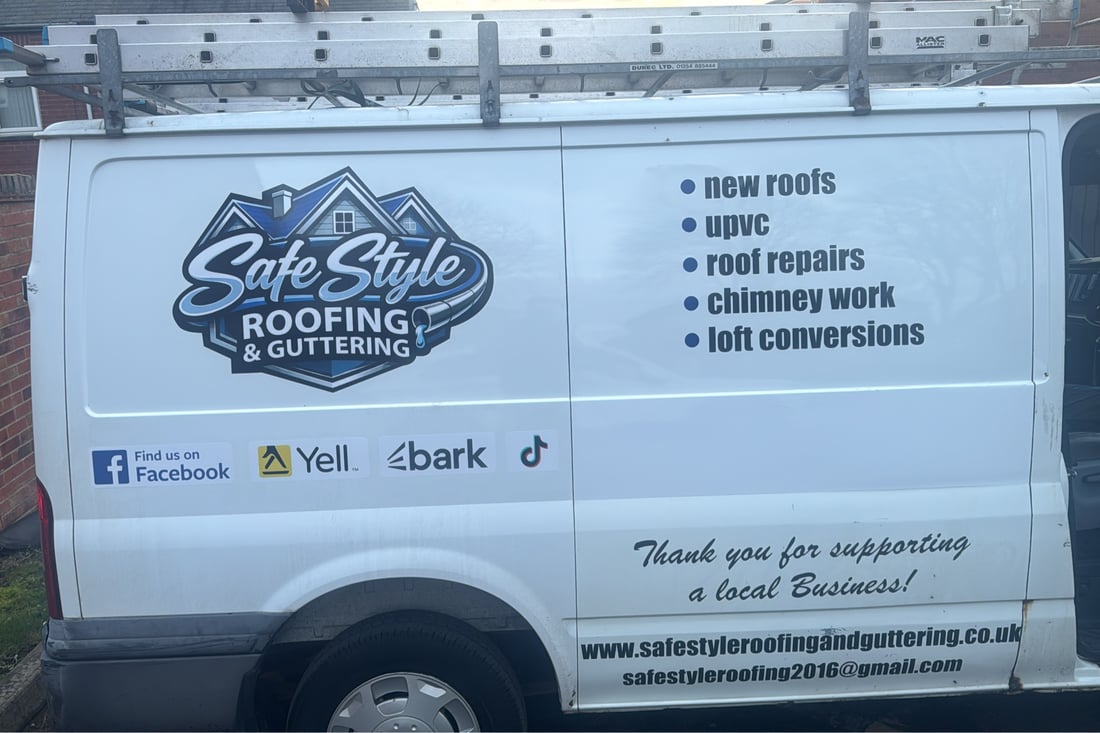 Main header - "Safe Style Roofing & Guttering"