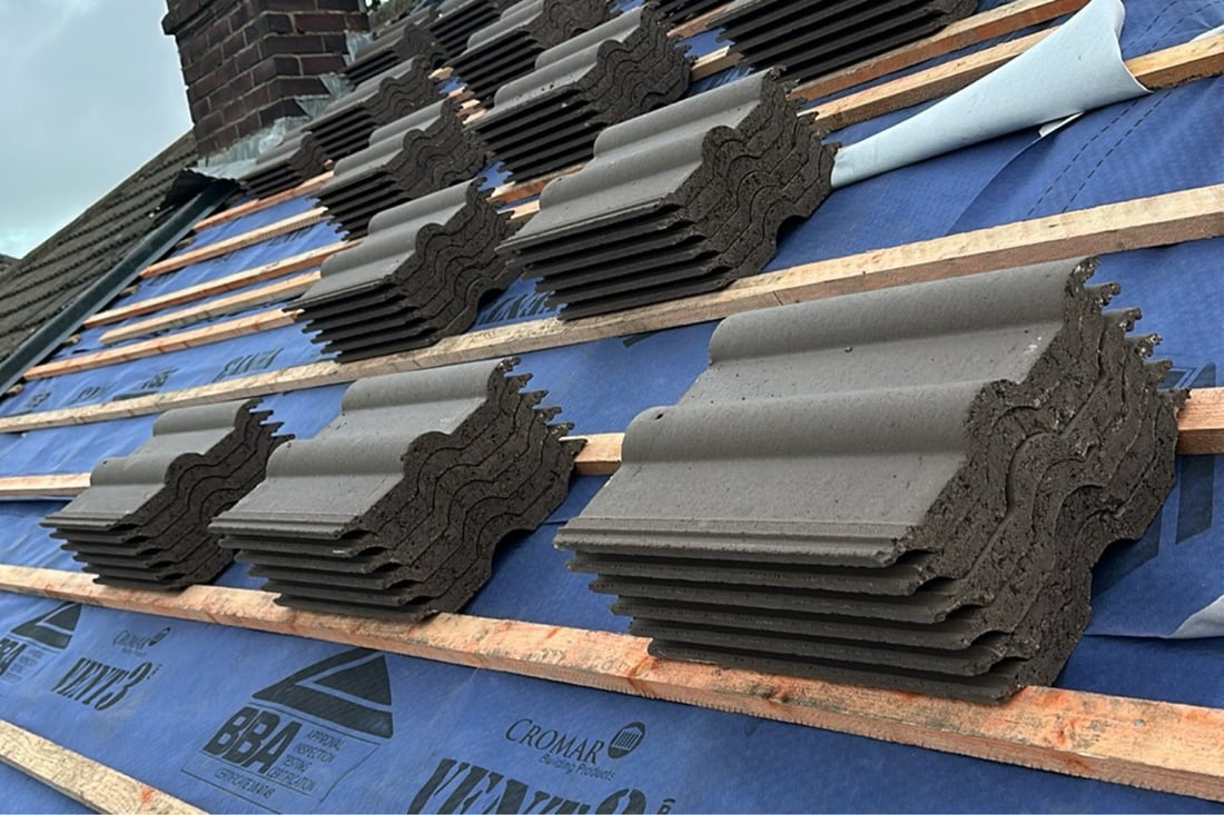 Main header - "KK Roofing Services"