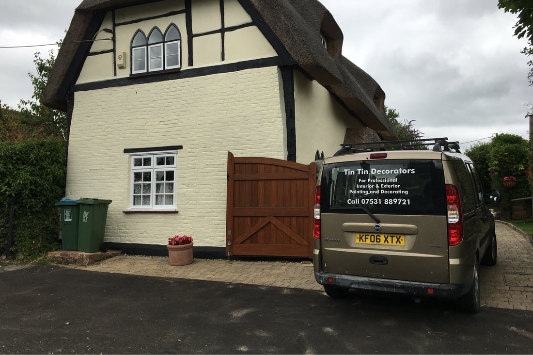 Main header - "Tin Tin Decorators"