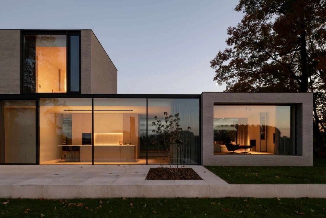 Main header - "The Cambridge lady"