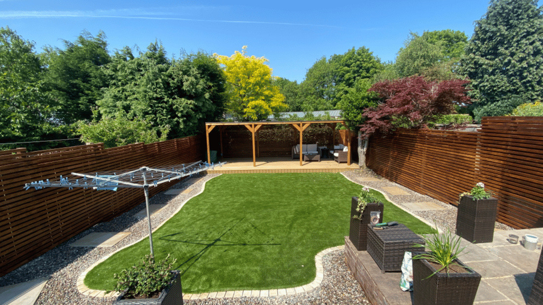 Main header - "Accent Building & Landscaping"