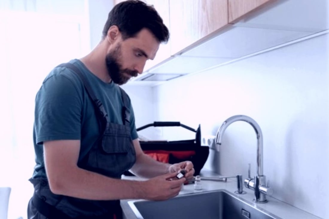 Main header - "APS Plumbing & Heating"