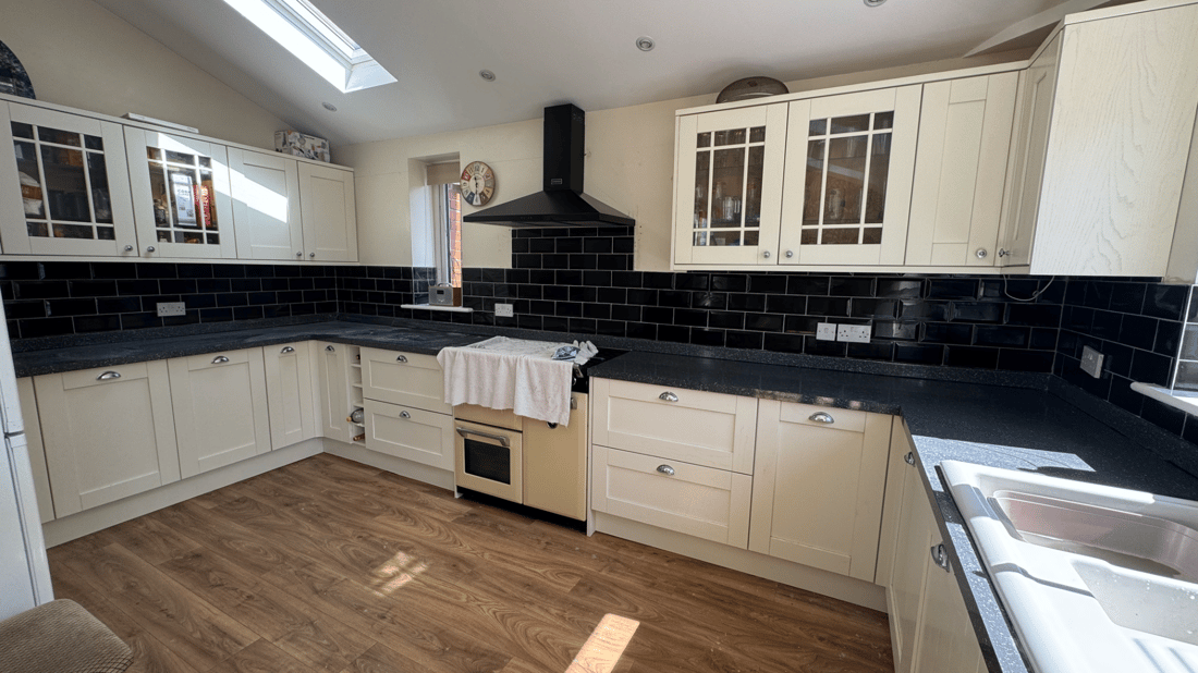Main header - "FOUR WALLS HOME IMPROVEMENTS LTD"