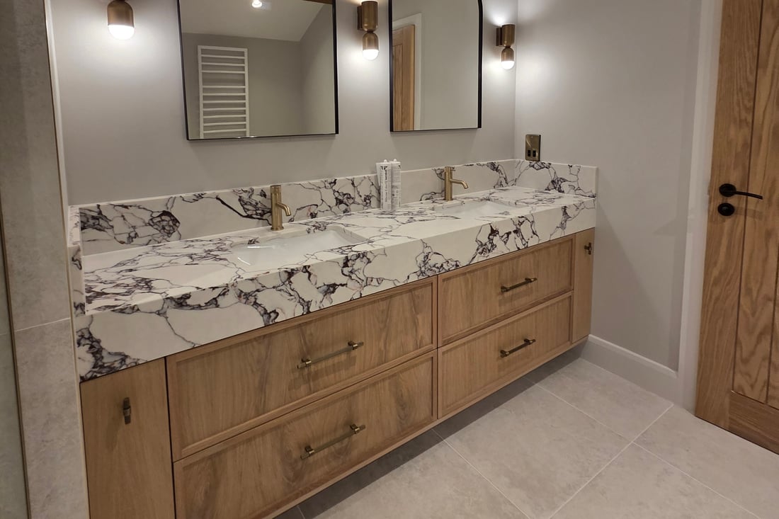 Main header - "JR Joinery"