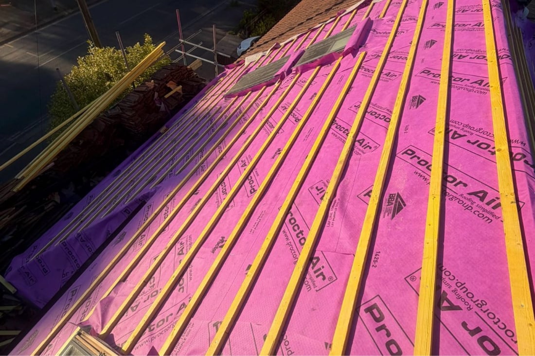 Main header - "MK Roofing & Guttering"