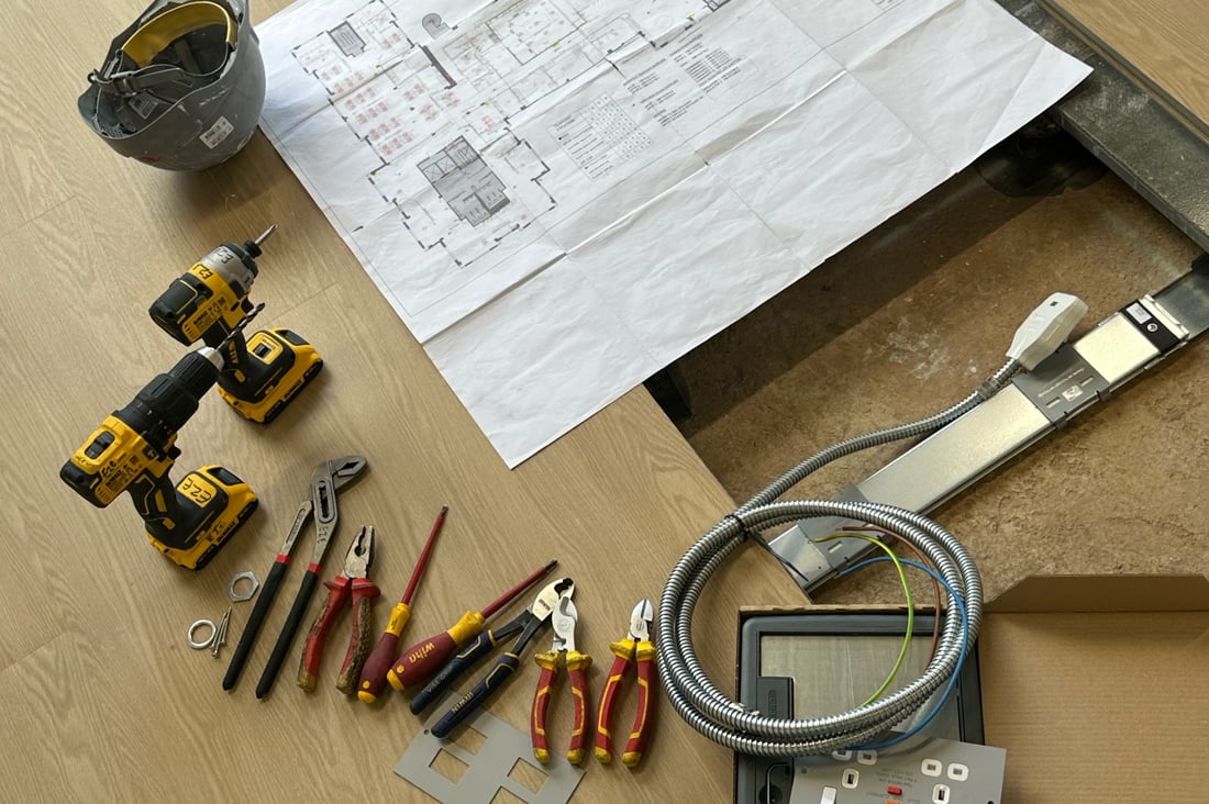 Main header - "Geo Electrics"