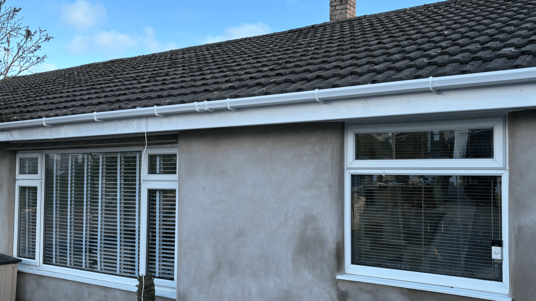 Main header - "DJ Roofing"