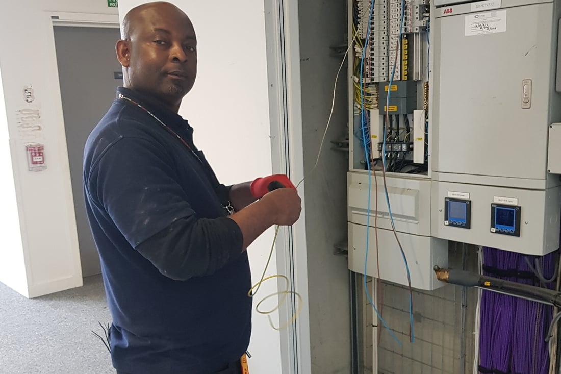 Main header - "Barratt Electrical Services LTD"