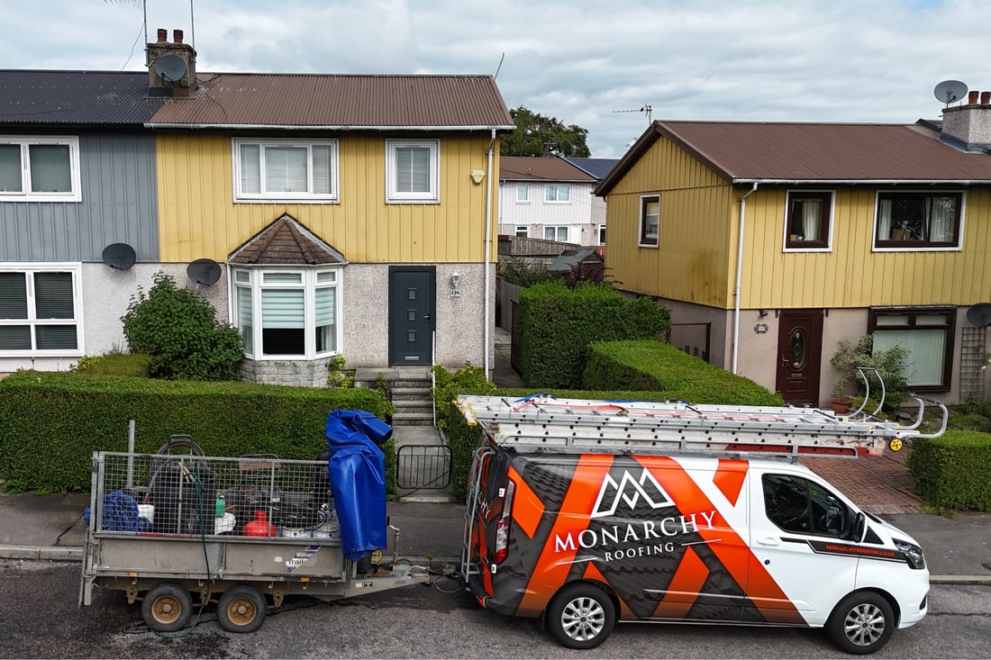 Main header - "Monarchy Roofing"