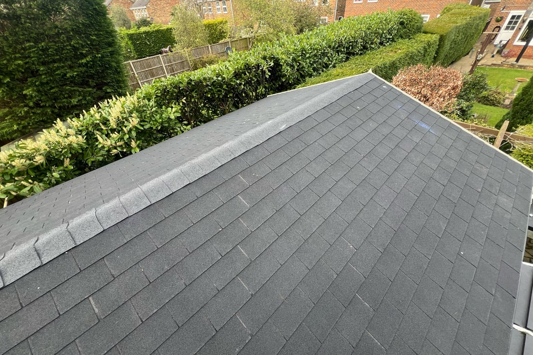 Main header - "EST Roofing LTD"