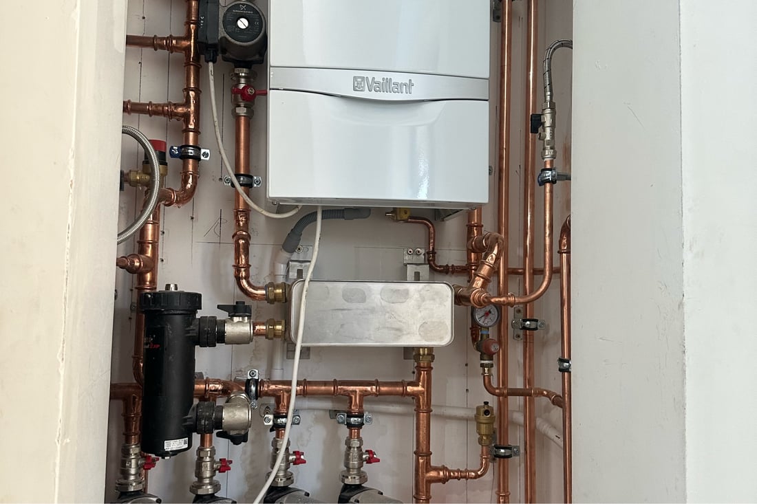 Main header - "Tye Plumber LTD"