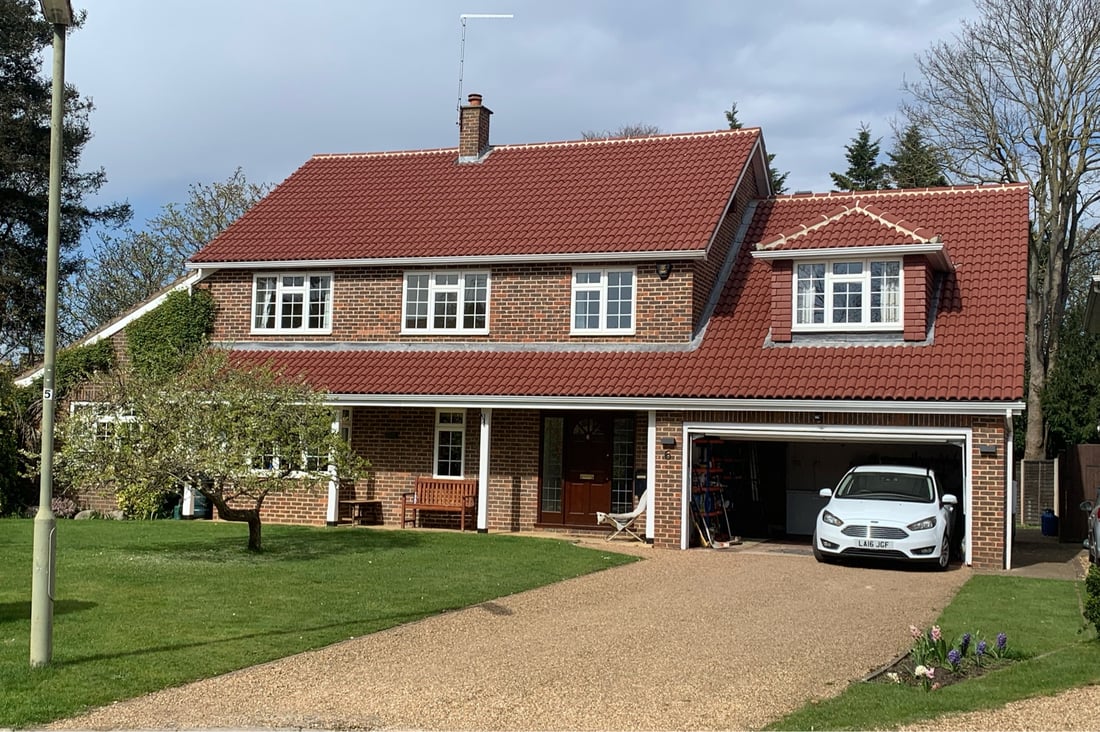 Main header - "CB ROOFING AND GUTTERING LIMITED"