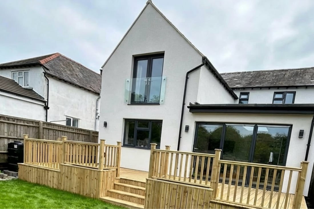 Main header - "Rilind Muca"