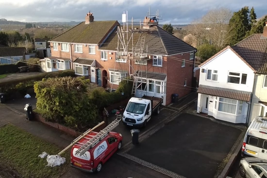 Main header - "UK Roofing LTD"