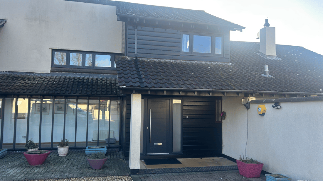 Main header - "leos external clean"