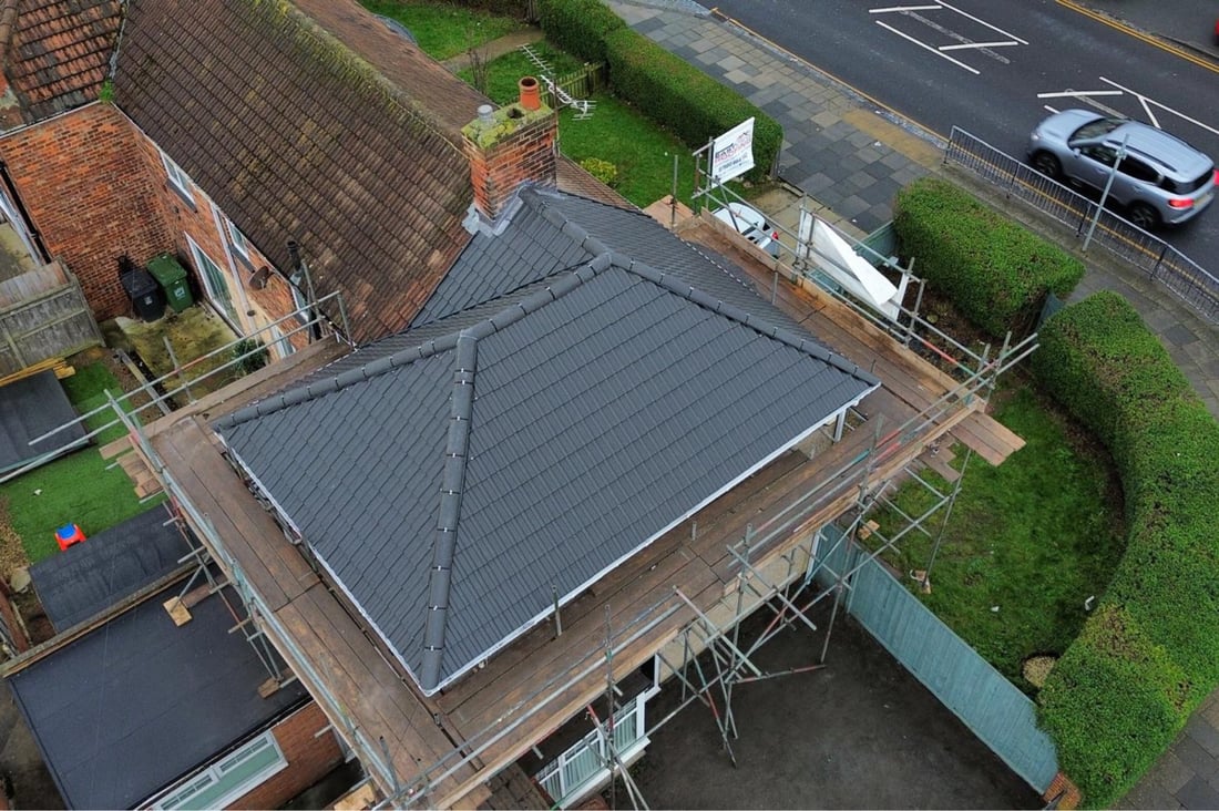 Main header - "East View Roofing"