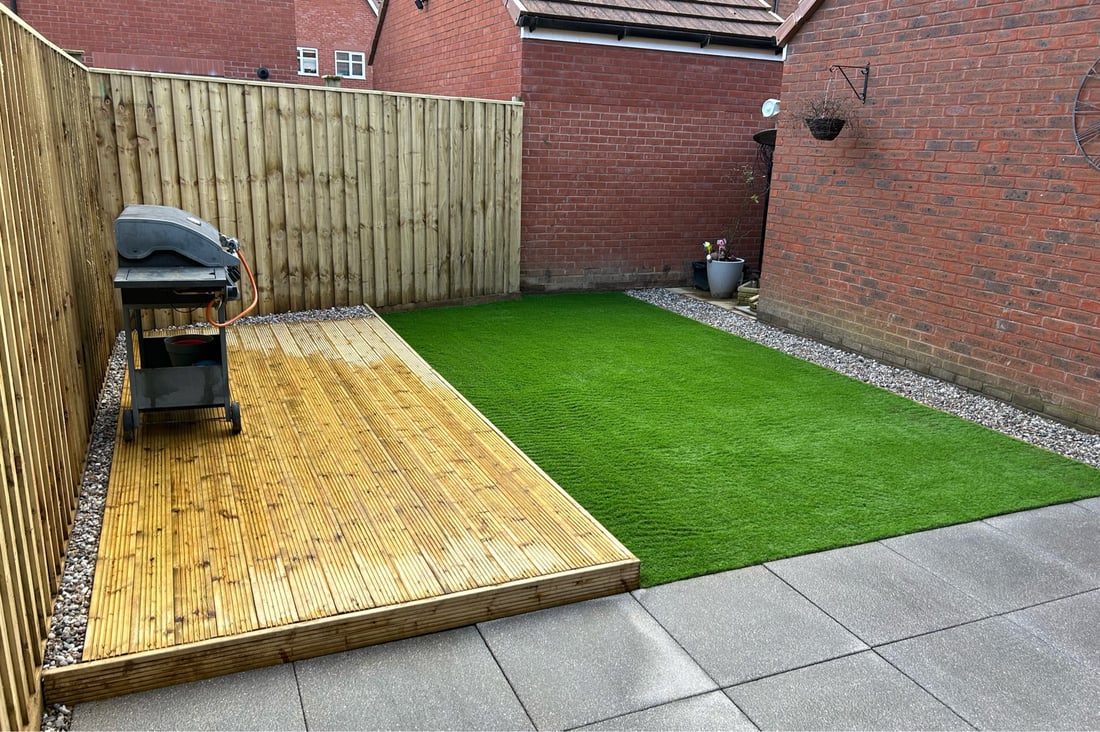 Main header - "Luke's Landscapes"