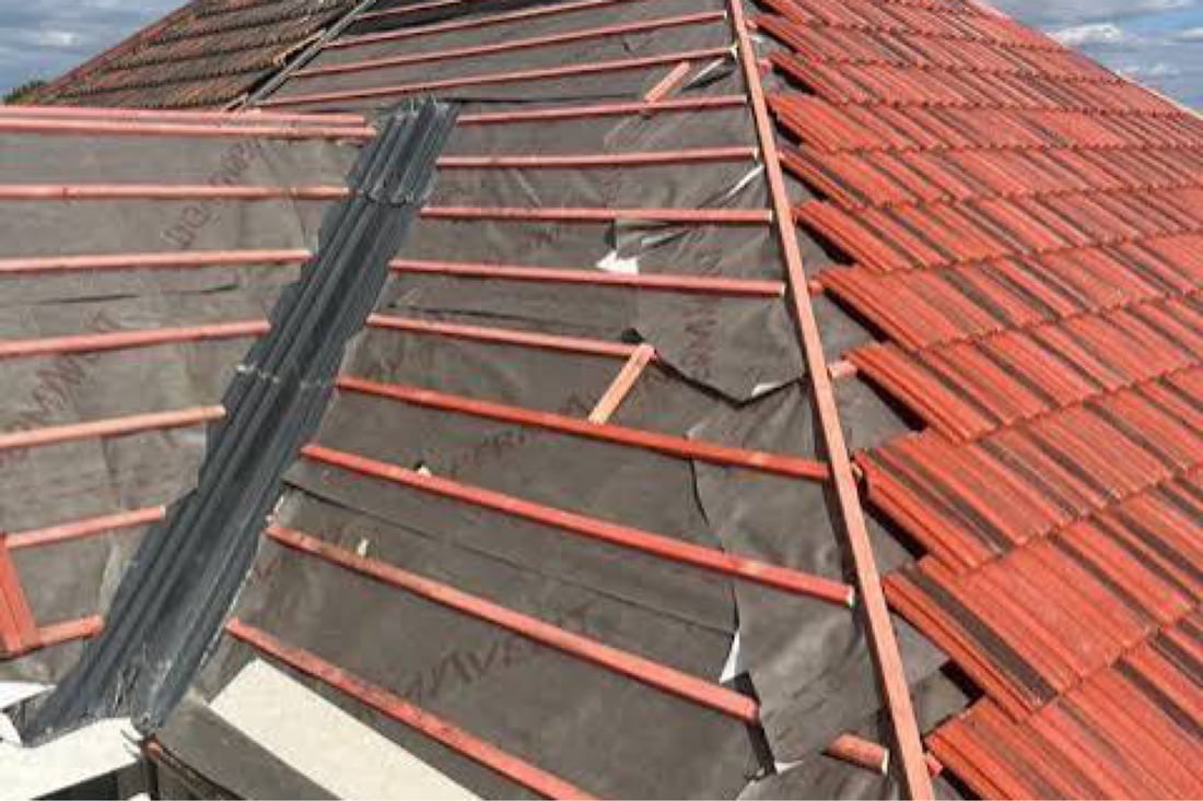 Main header - "Roof Leak Roofing & Chimneys Ltd"
