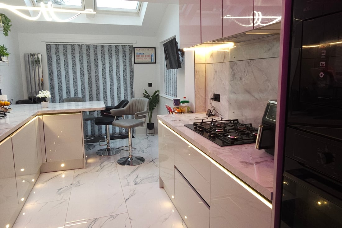 Main header - "Homek LTD"