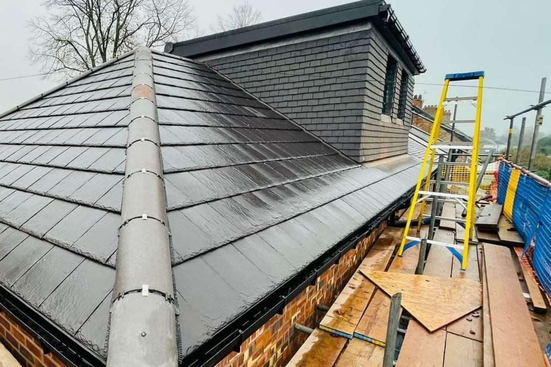 Main header - "Sam Building & Maintenance"