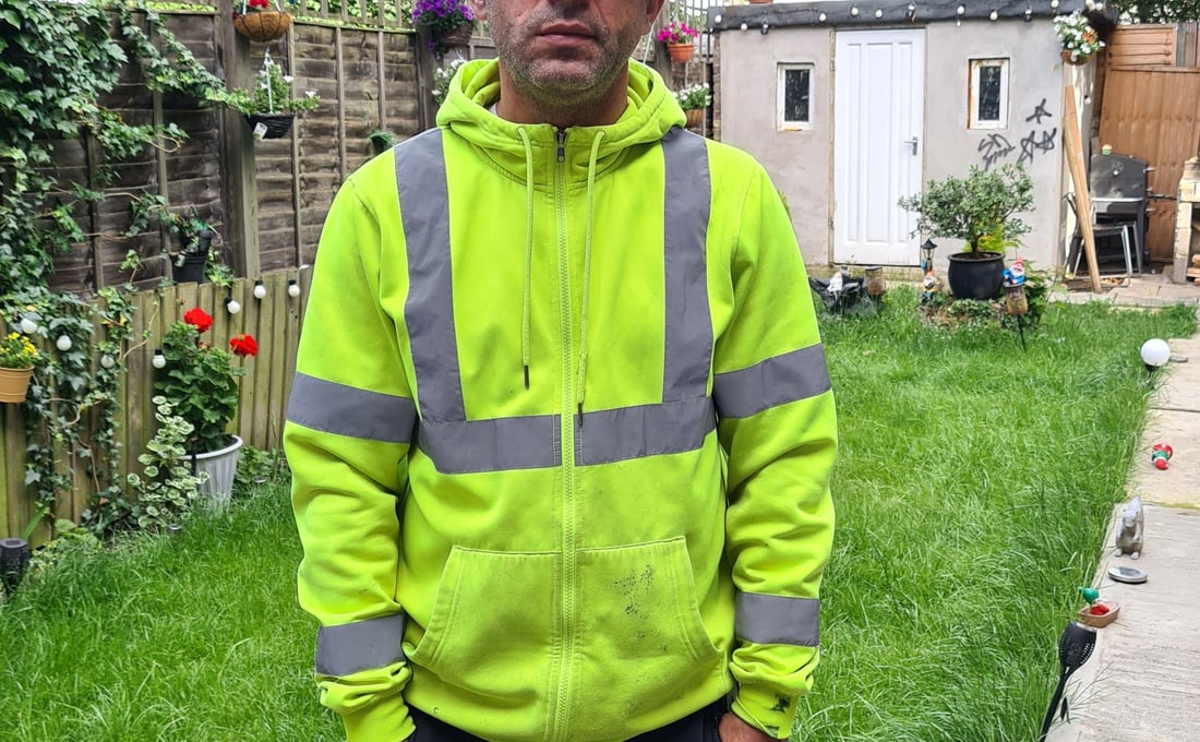 Main header - "LM Paving & Brickwork Services"