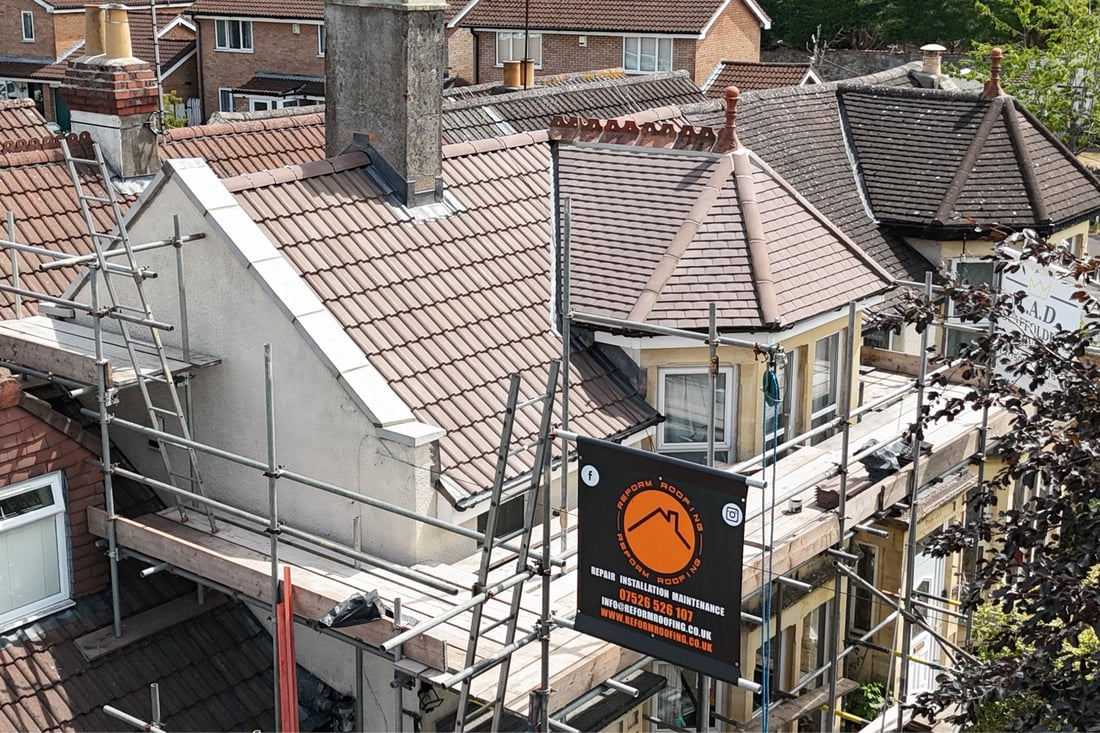Main header - "Reform Roofing"