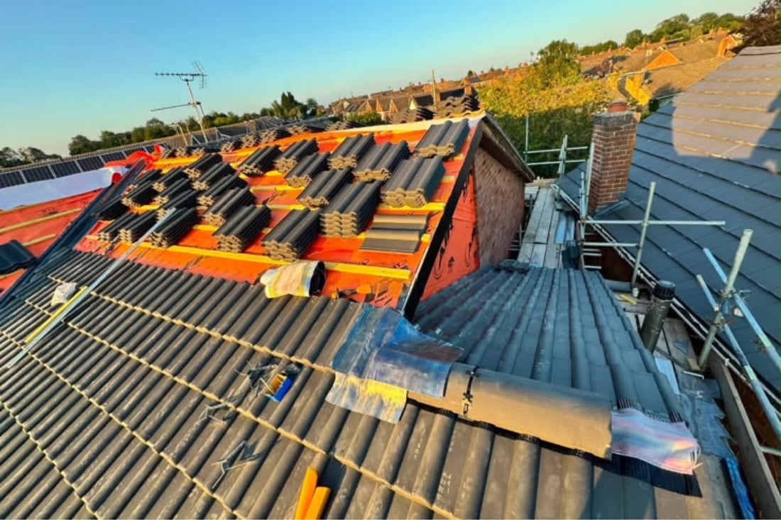 Main header - "24/7 Expert Roofing LTD"