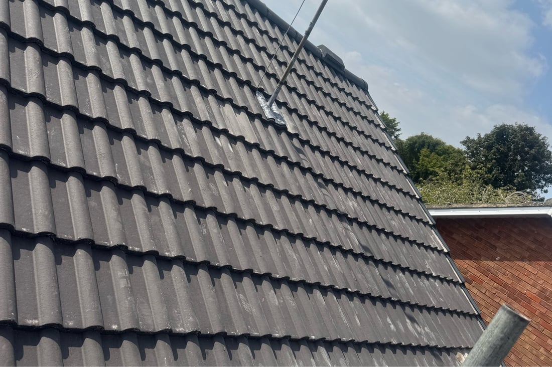 Main header - "Smart Roofing Services"