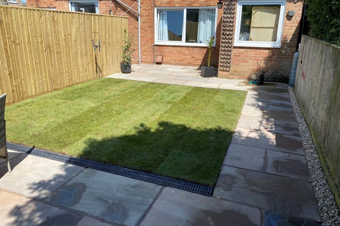 Main header - "DONT.INVOLVE.YOURSELF Landscape, Gardening & Maintenance"