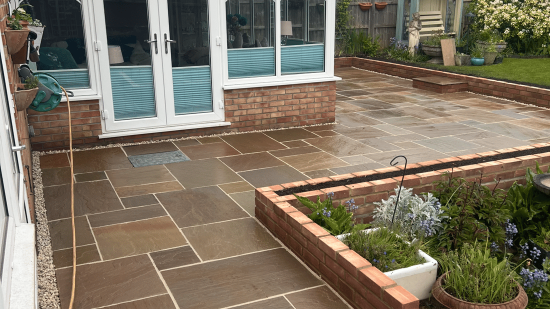 Main header - "Ideal Landscapes"