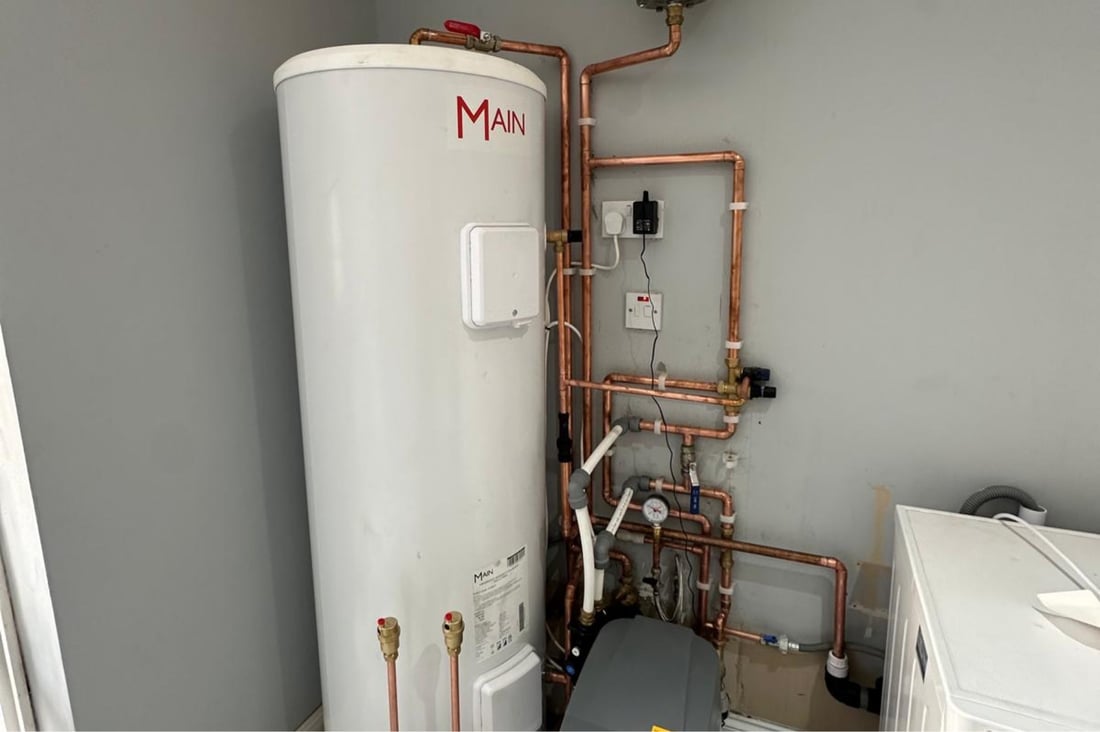 Main header - "P&R PROPERTY SERVICES LIMITED"