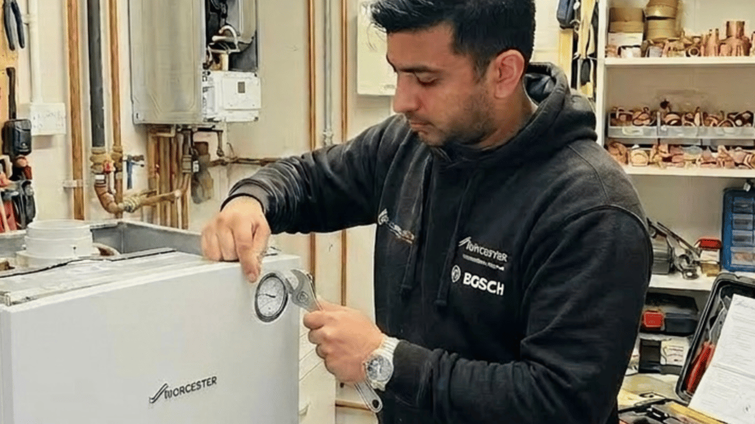 Main header - "Eco Flow Heating & Plumbing"
