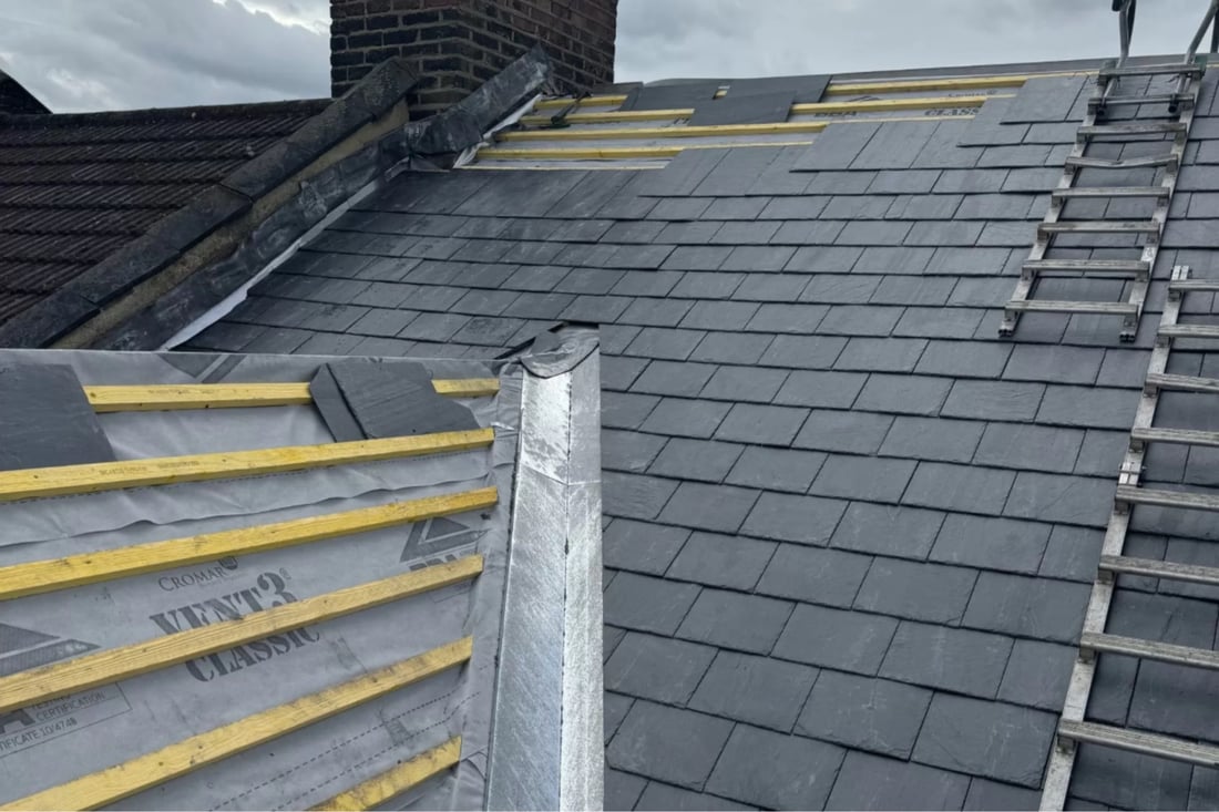 Main header - "IVZ Roofing"