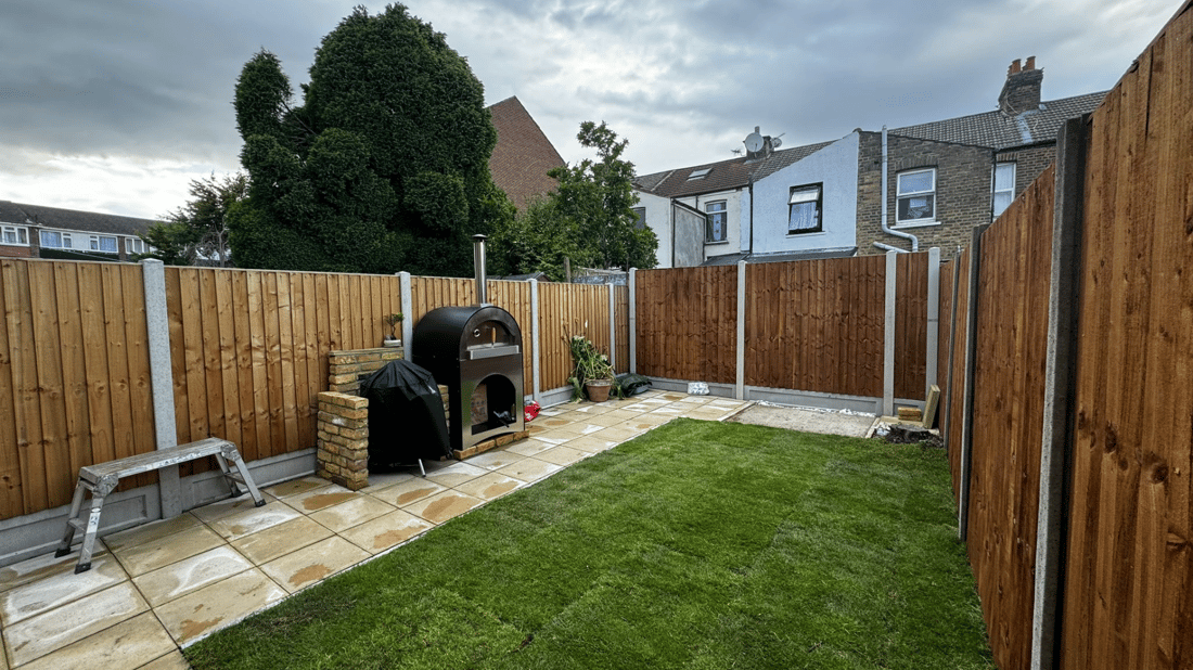 Main header - "Chigwell Drives & Landscapes"