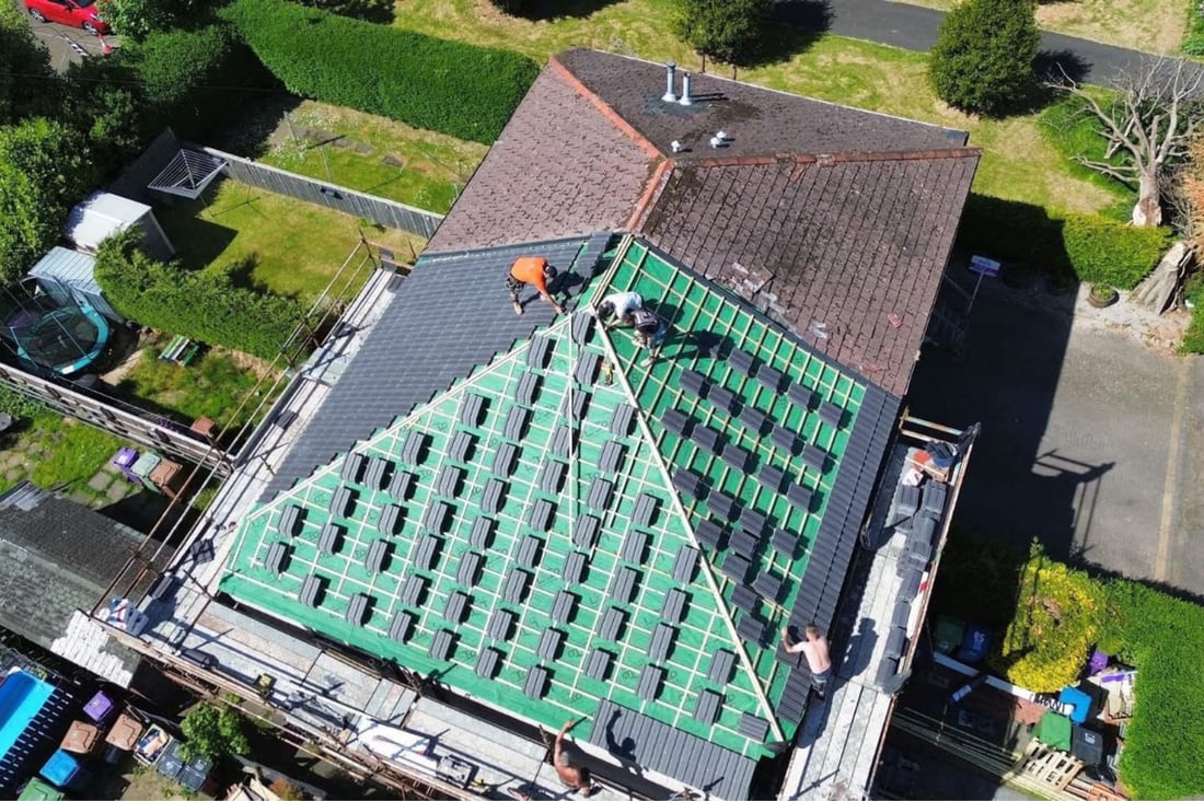 Main header - "Apex Roofing"