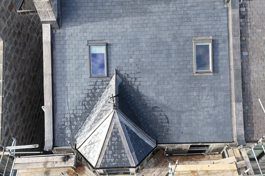 Main header - "24hr Roofing "