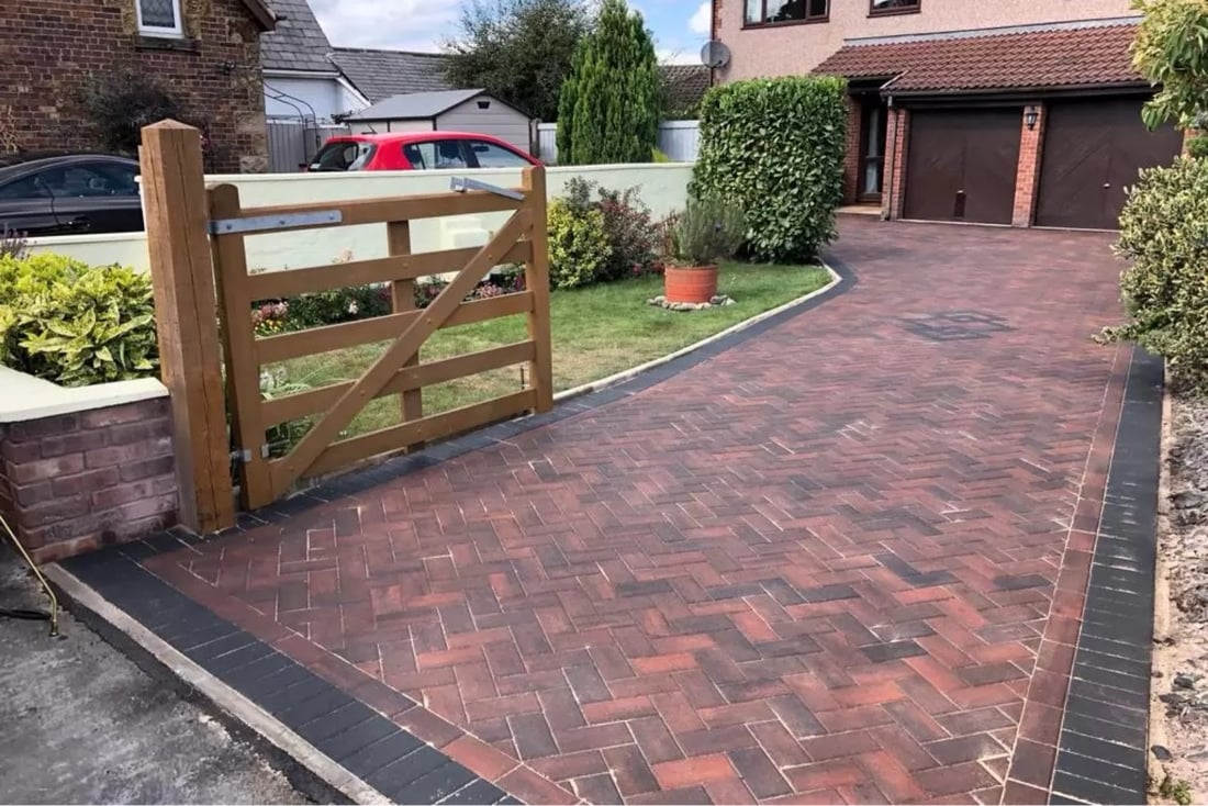 Main header - "Perton Paving"