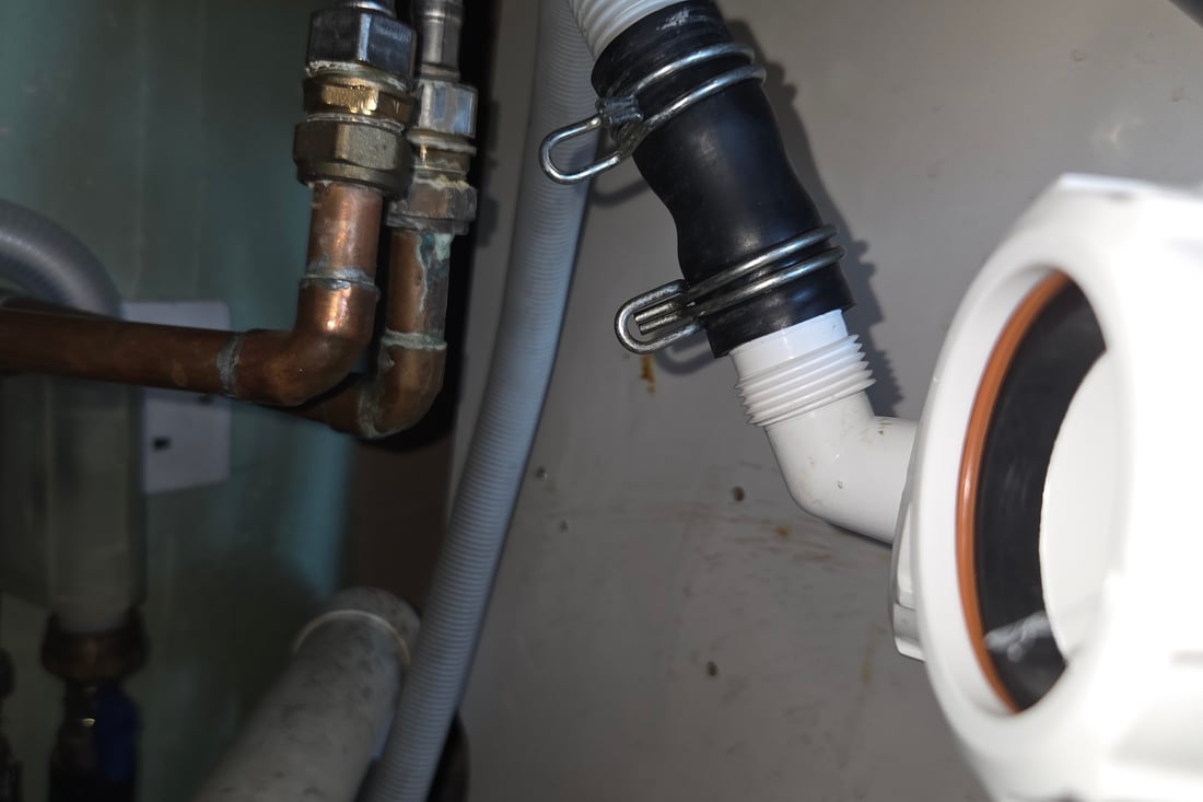 Main header - "Freeflow Plumbing Service"