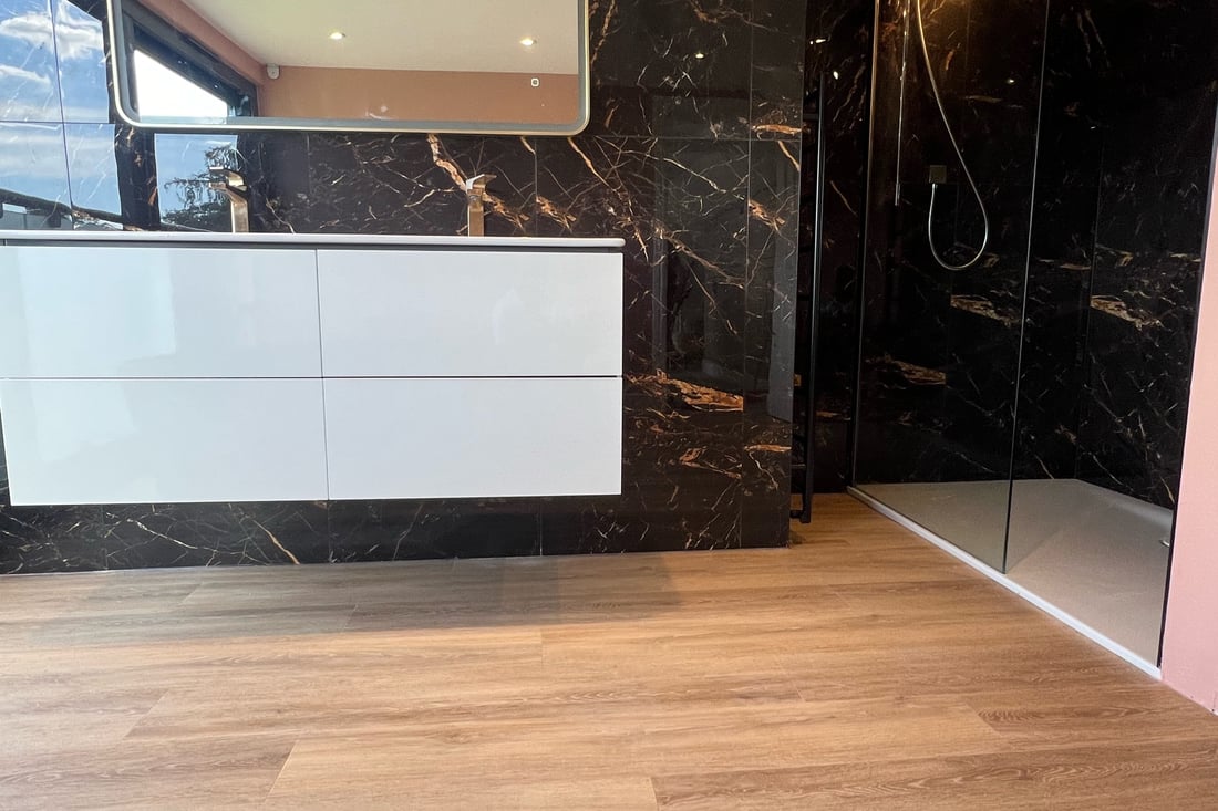Main header - "KJ Refurbishments"