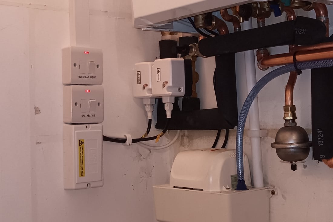 Main header - "David Thomas Plumbing & Heating"