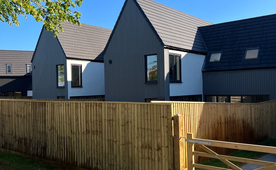 Main header - "ROOFING247.co.uk"