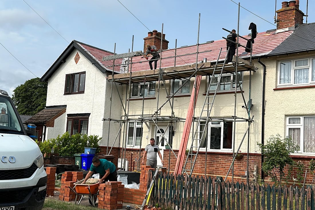 Main header - "Unique Roofing & UPVC LTD"