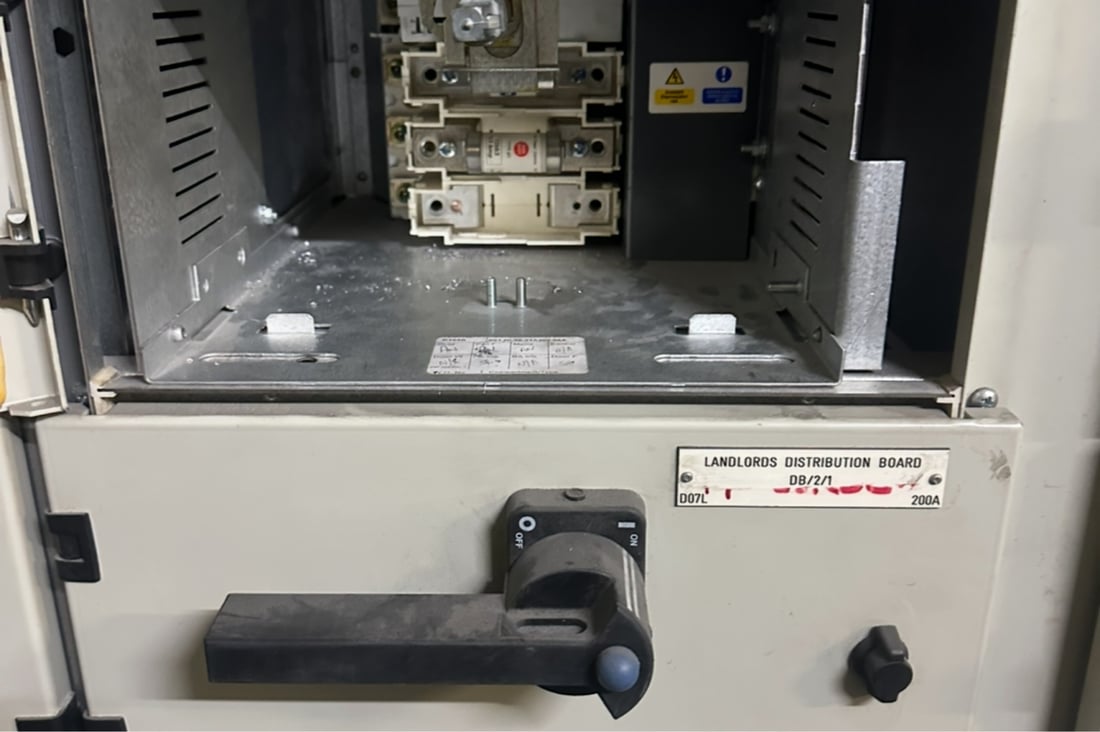 Main header - "Local Electrician"